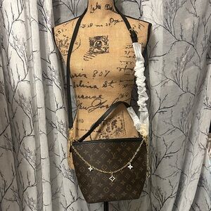 New Fashion Inspired Item (BAG)